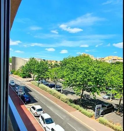 Grand Studio Renove A Deux Pas Du Port Du Cap D'agde