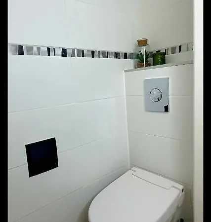 Apartment Grand Studio Renove A Deux Pas Du Port Du Cap D'agde Agde