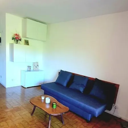 Grand Studio Renove A Deux Pas Du Port Du Cap D'agde
